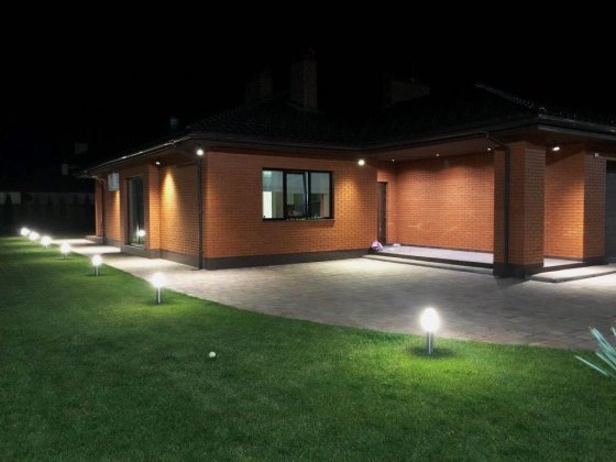 Продаж укомплектованого будинку з гаражем! Ровно