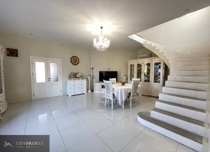 Продам будинок з ремонтом 162м2 Голосіївський метро Васильківська 15хв - фото 1