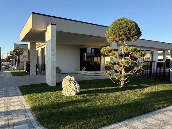 Купити котедж в Ужгороді ROCK GARDEN Ужгород