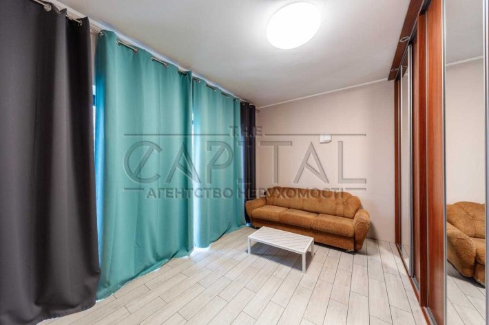 Продажа дома, дуплекс, Жуляни, Солом'янський. - фото 1