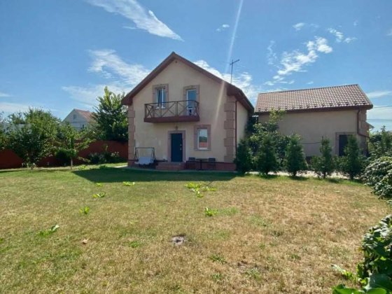 Продаж автономного будинку біля озера в Києві 220 м². Ремонт + меблі. Киев