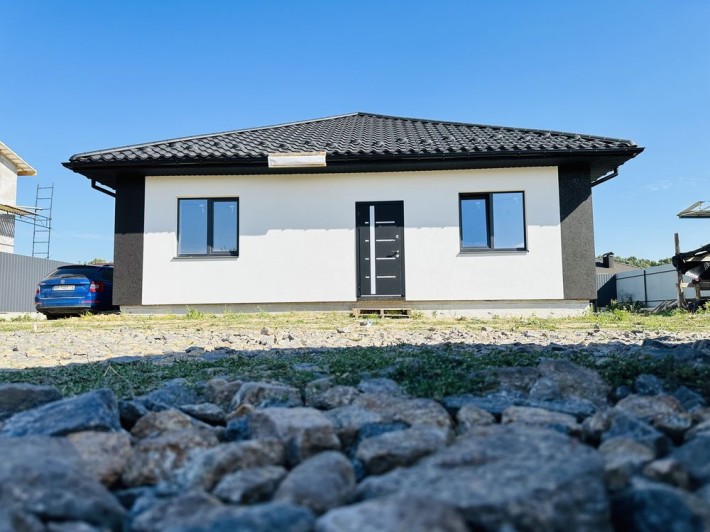 Одноповерховий сучасний будинок - фото 1