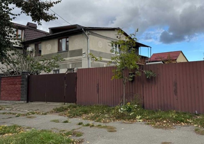 Продам частину будинку дві квартири 4 сотки Солом'янка Відрадний Київ - фото 1