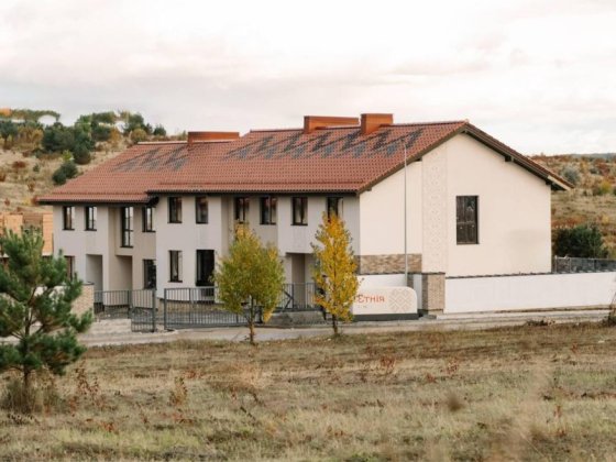 Котедж в серці Щасливого в українському стилі! Ровно