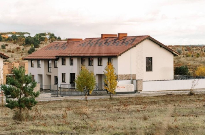 Котедж в серці Щасливого в українському стилі! - фото 1