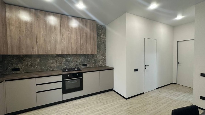 Продам ТаунХаус Кутовий з міськими комунікаціями ТОП Локація - фото 1