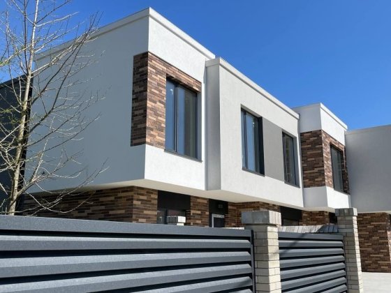 Продам сучасний котедж на район  Грабника! Ровно