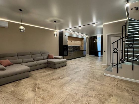 Продаж котеджу з дизайнерським ремонтом Ужгород