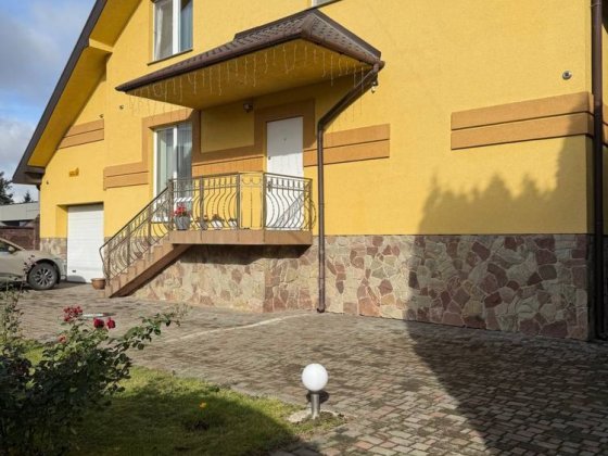 Продаж 3-к будинку ! Ровно