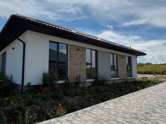 Продається котедж підходить під Єоселя. Рівне