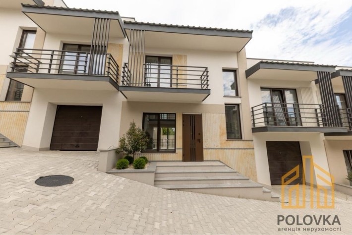 Продаж таунхаусу з гаражем в історичному центрі міста - фото 1