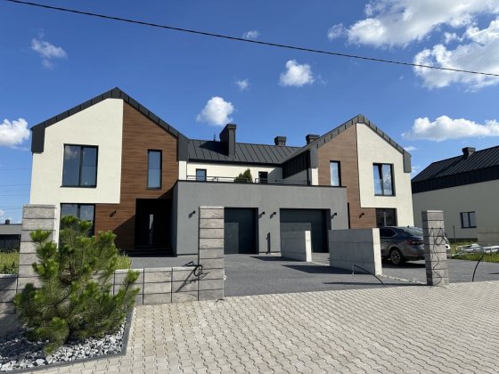 Стильний котедж збудований за сучасними технологіями Ровно