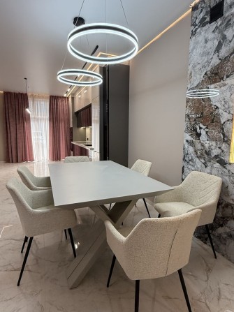 Продаж просторого таунхаусу з чудовим ремонтом - фото 1