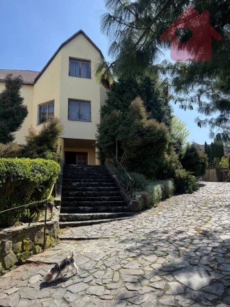 Продаж будинку неподалік центру! - фото 1