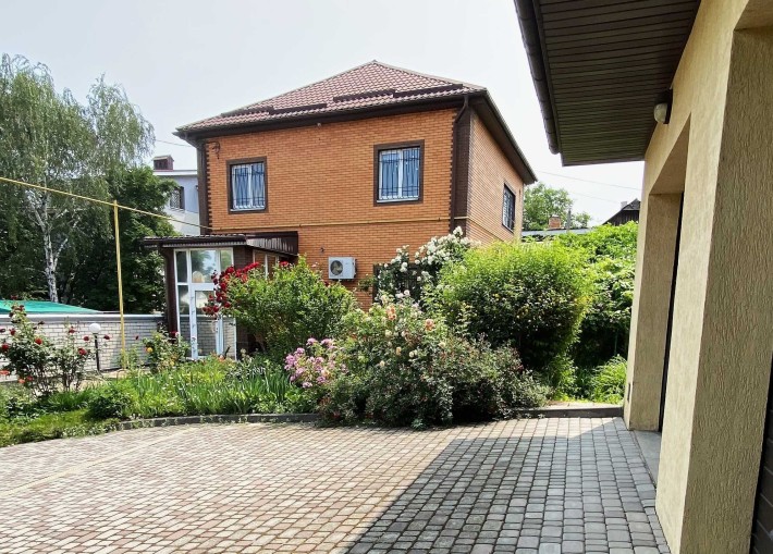 Продам три дома на участке Центр/ул. Михаила Грушевского/участок 9 со - фото 1