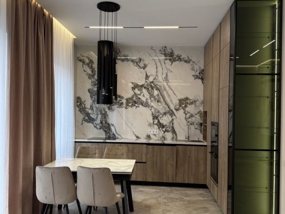 Продаж стильного котеджу з дизайнерським ремонтом 3 кімнати | Камін | Ужгород