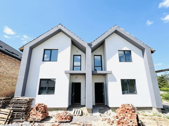 Продам дуплекс 110 кв.м., 3 кімнати, 2 сотки Zarvantsi Винница
