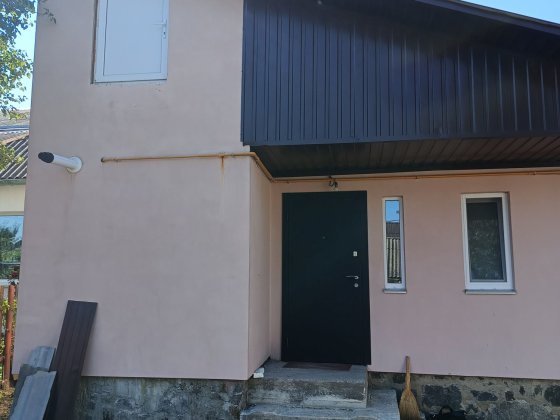 Продається частина будинку.Ближнє Старе місто. Винница