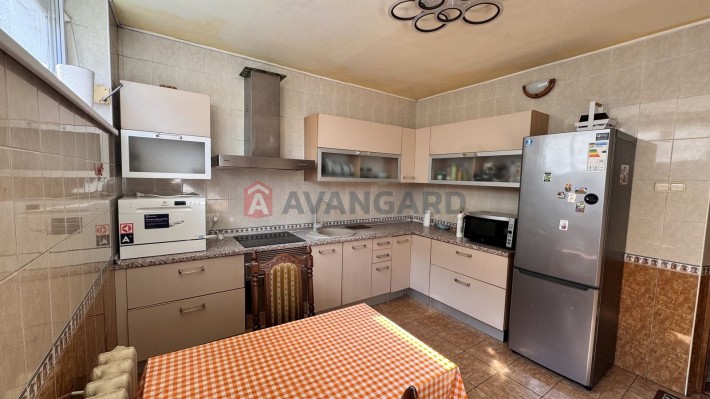 Продам будинок у центрі міста — вул. Болгарська / пр. Науки (Гагаріна) - фото 1