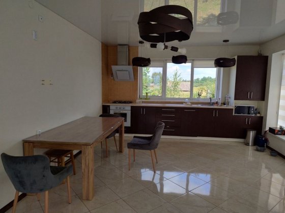 Продаємо хазяйський будинок неподалік Вінниці Винница