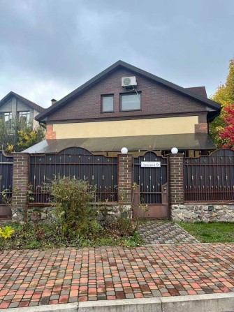 Сучасний двоповерховий будинок у котеджному містечку біля Дніпра - фото 1