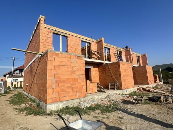 Продаж котеджів м.Ужгород район Садовий на етапі будівництва Ужгород