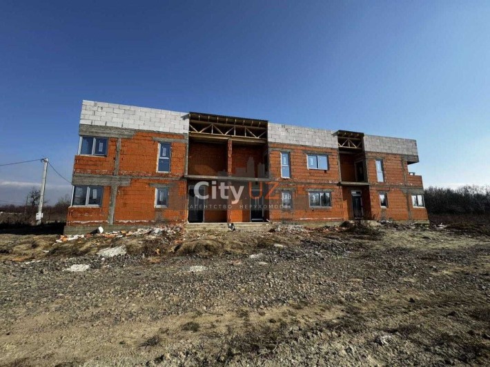 Сучасний котедж в Ужгороді - фото 1