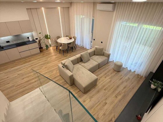 Продам шикарный Таун Хаус, р-н ул. Высоковольтная (авторский дизайн)