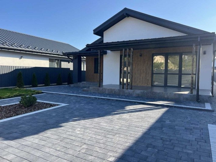 Продаж одноповерхового будинку, три кімнати, велика ділянка - фото 1