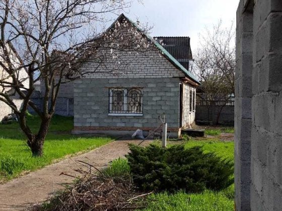 Продам дачу (дім підходить для круглорічного проживання),ж/м Північний