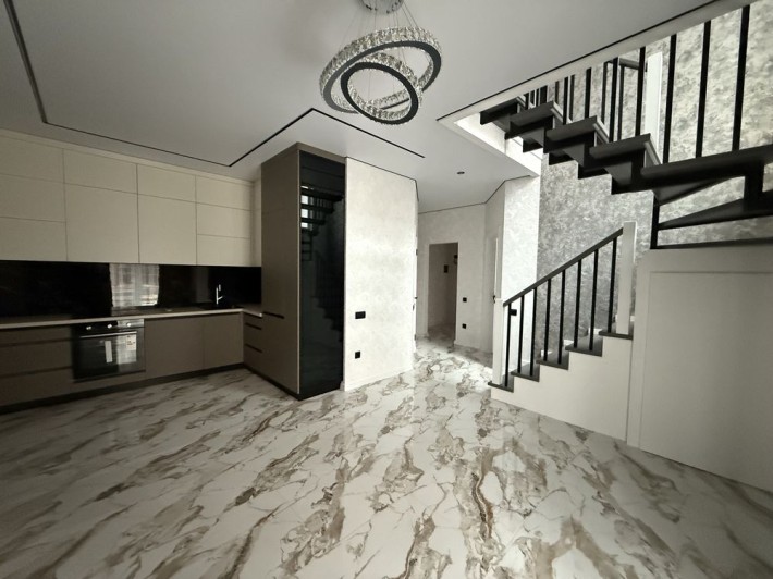 Продам дуплекс з ремонтом - фото 1