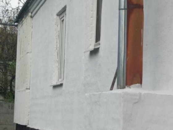 Левый берег р-н  Петрозавадской добротный  дом  с большим  участоком Днепр