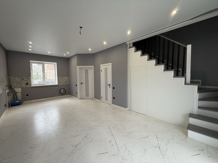 Таунхаус з готовим ремонтом 80м2 ТОП Локація від Забудовника - фото 1