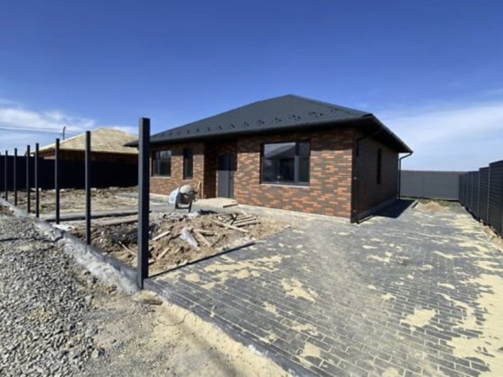 Продаж Будинку 95 кв. м. , 3 спальні , 5 соток землі , Зарванц1 Винница