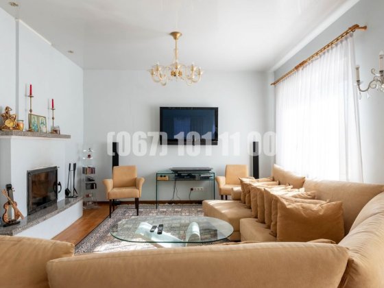 Будинок з ремонтом в Чапаївці, авторинок, Голосіївський район, 480м2 Киев