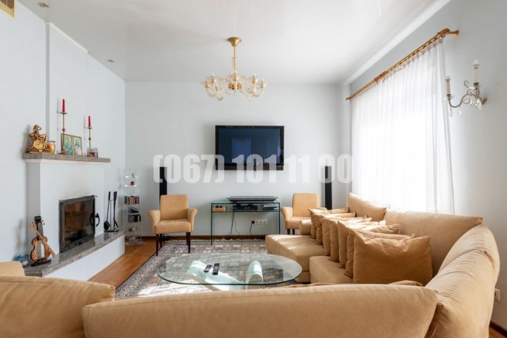 Будинок з ремонтом в Чапаївці, авторинок, Голосіївський район, 480м2 - фото 1