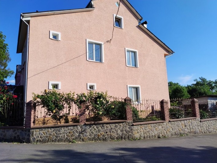 Будинок на  Поділлі, сад, гараж, альтанка. - фото 1