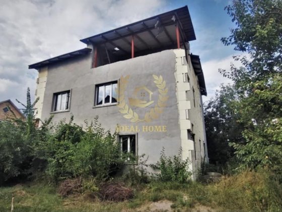 Продається дім біля метро Славутич на березі оз. Мартишів Киев