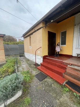 Продам 1/2 будинку в центрі - фото 1