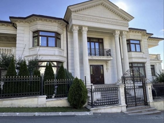 Продажа дома, закрытый ктг, бассейн Киев