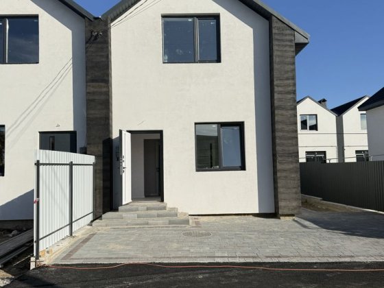 Продаж дуплексу 90м2 на 2,5 сотках землі Винница