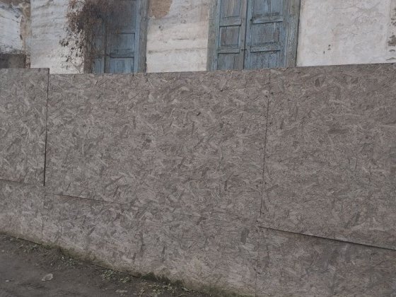 Продам недорого приватизованний будинок поряд з ж.м. Парус