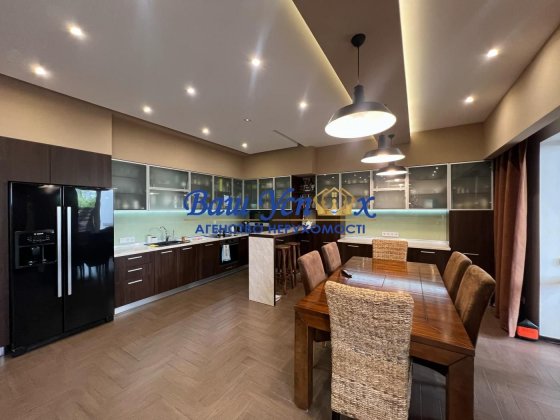 Продажа таунхауса  с ремонтом и террасой  Киев. район Жуляны. Киев