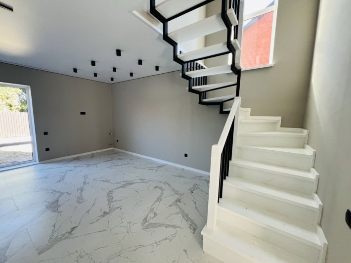 Таунхаус 92 кв.м. на 1,5 сотках 5 хв до міста - фото 1