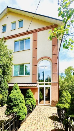 Тиха розкіш! Будинок з сауною, басейном та власним берегом, ліс поряд - фото 1