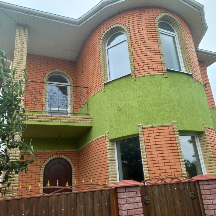 Продам  2 новеньких будинка на одній ділянці  Барське шосе - фото 1