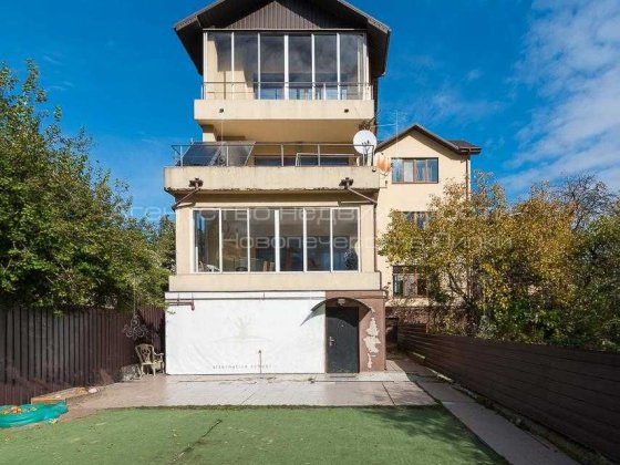 Продам будинок з ремонтом 386м2  Кобзарская, 57Ж КиЇВ Виноградар Киев