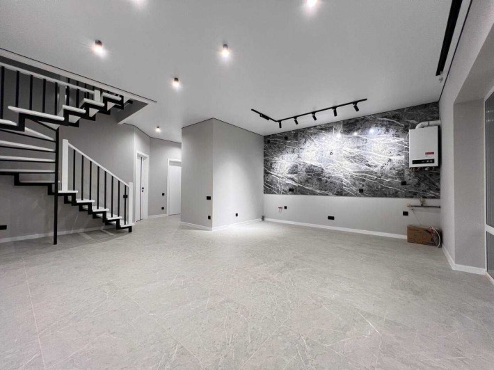 Продаж таунхаусу з ремонтом! - фото 1