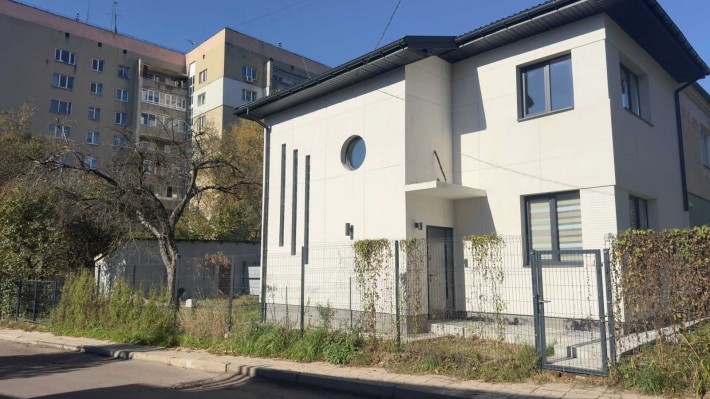 Продаж чудового будинка в тихому районі вул. Дунайська - фото 1