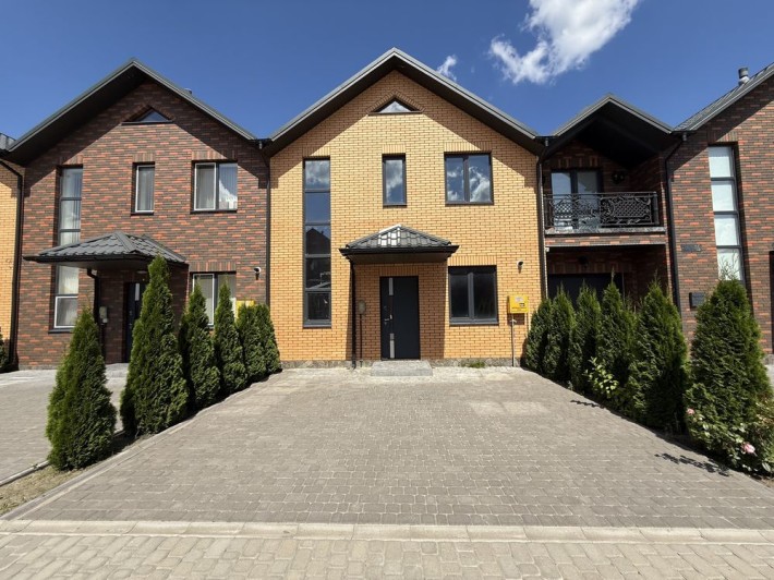 Продаж таунхауса з центральними комунікаціями - фото 1